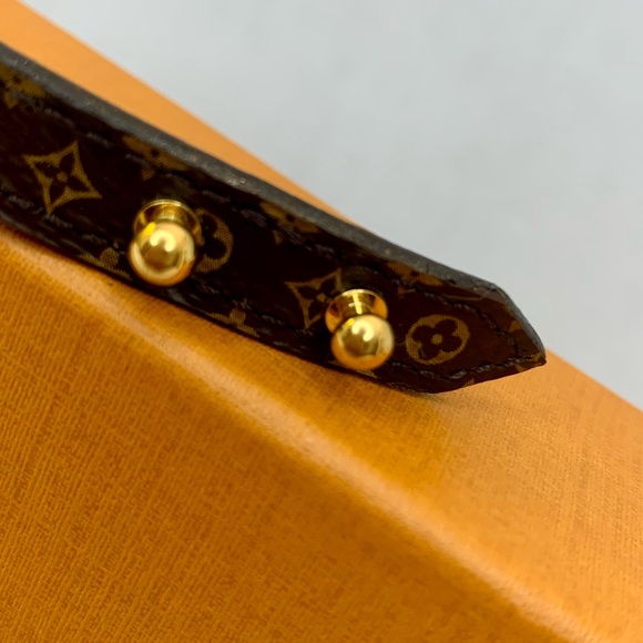 LOUIS VUITTON Logomania Bracelet LV Circle, Box & Dust bag included - Picture 6 of 12